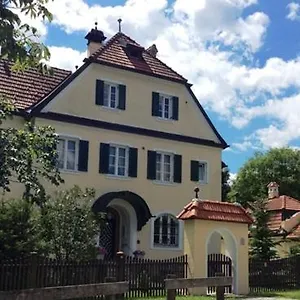Rosenlehner Apartment